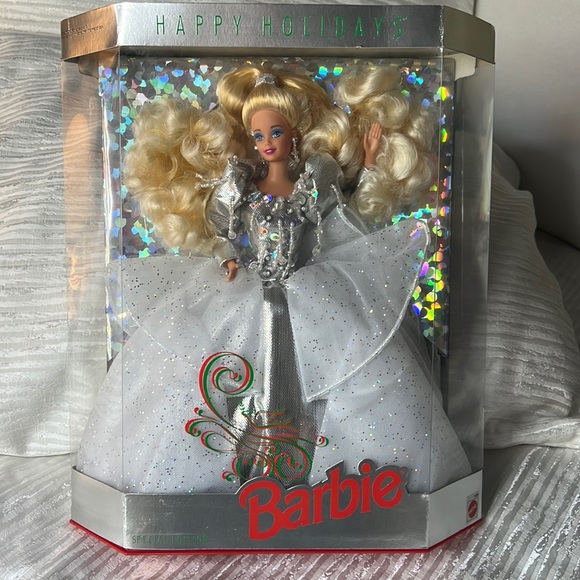 RARE RED BOTTOM HAPPY HOLIDAYS BARBIE SPECIAL EDITION VINTAGE 1992 DOLL - Picture 3 of 14